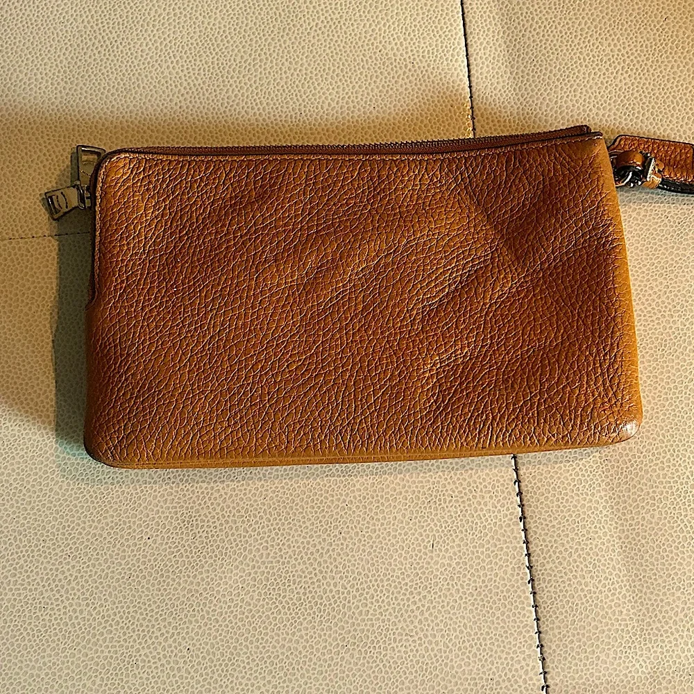 Coach Double Zip Wallet in Redwood C5610 Leather Wristlet Pouch Gold Accents